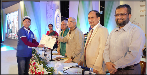 BangladeshAdlescentConference3_prize